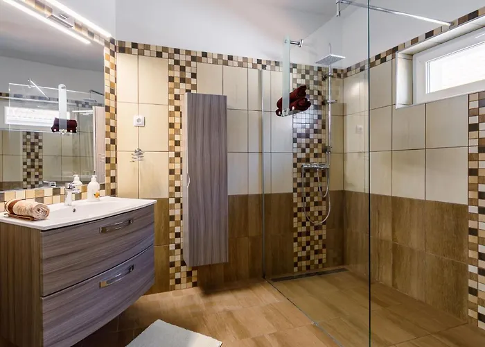 Ildiko By Interhome בית נופש בלטונללה